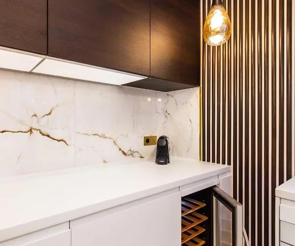 Sumptuous - 1br-6p - Bourse Apartmán *